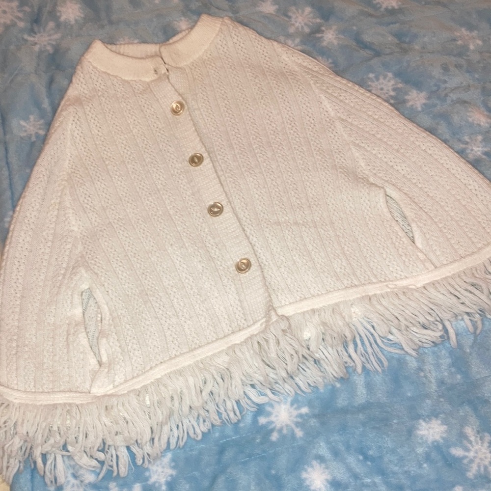 Vintage girls white poncho. Size 7-8 - Picture 1 of 7